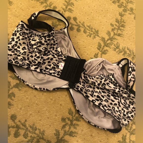 Leopard Wacoal 40DDD underwire lined bra, no padding - Picture 8 of 8